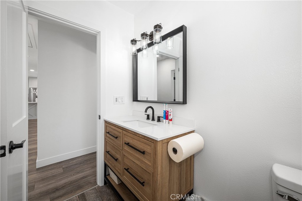 3246 N Marwick