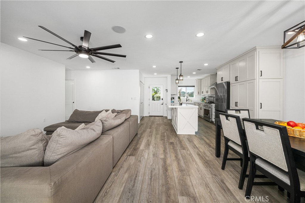 3246 N Marwick