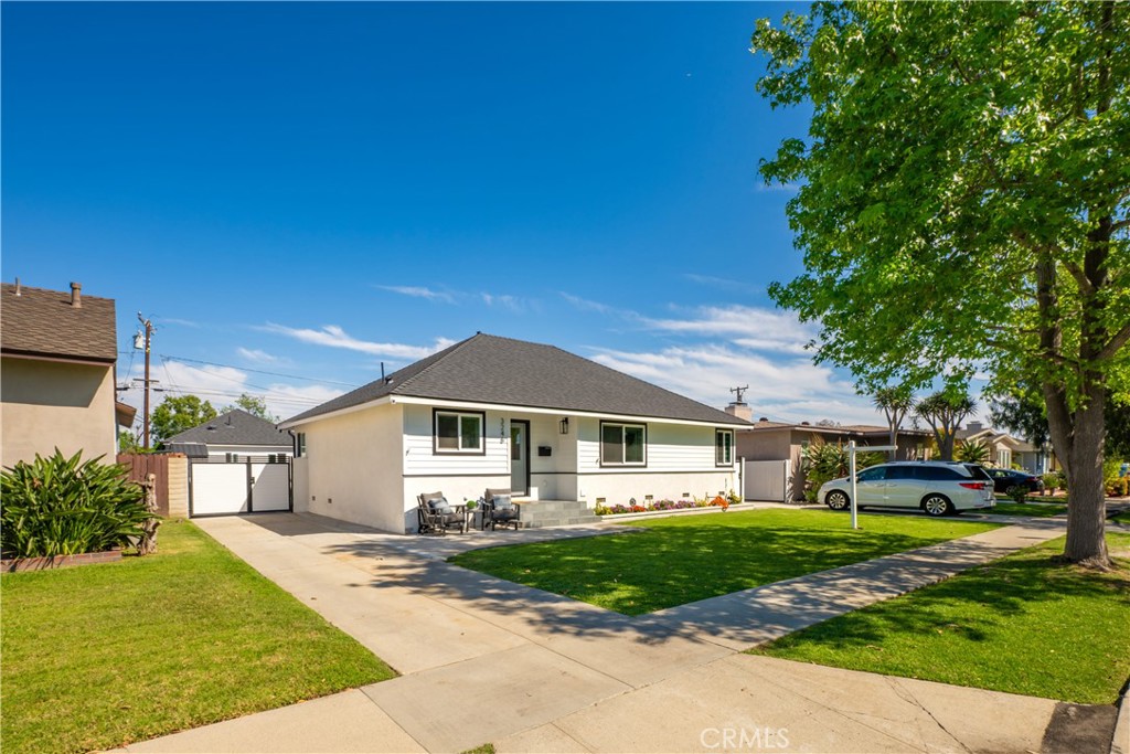 3246 N Marwick