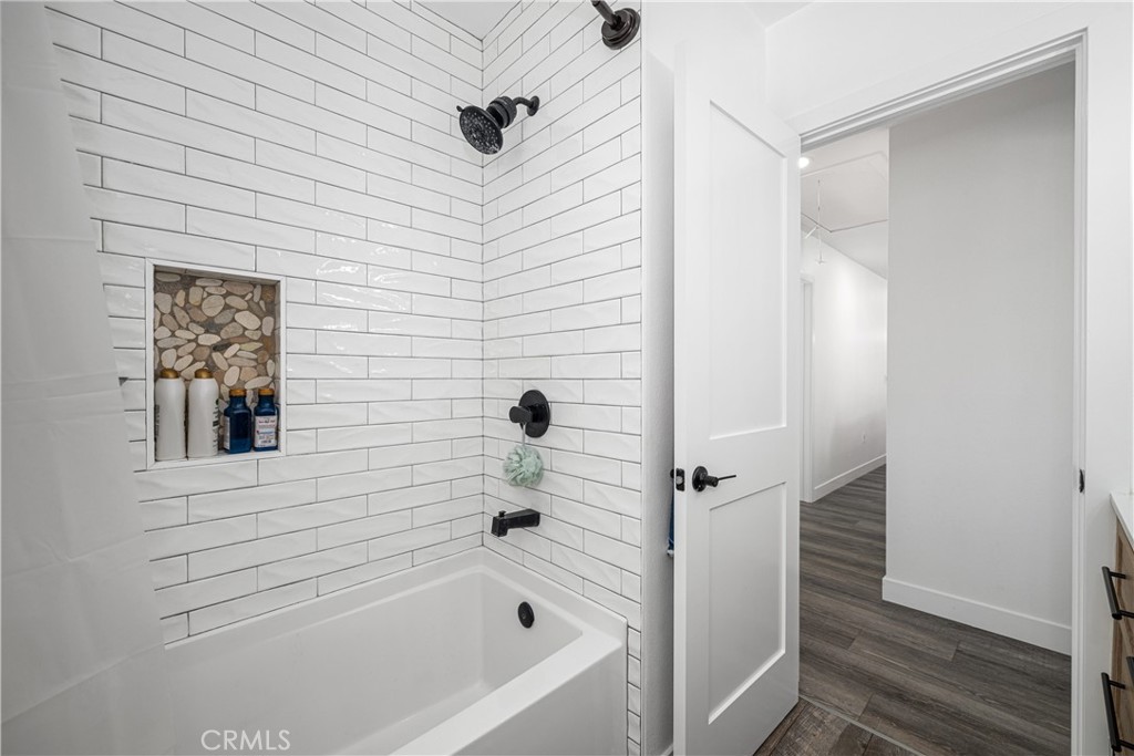 3246 N Marwick