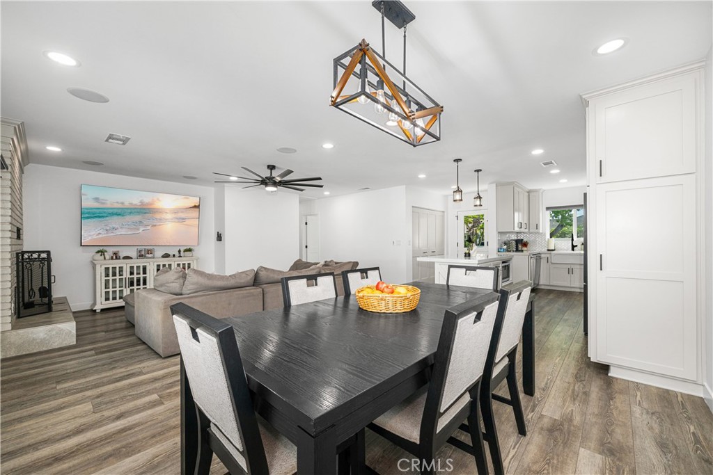 3246 N Marwick