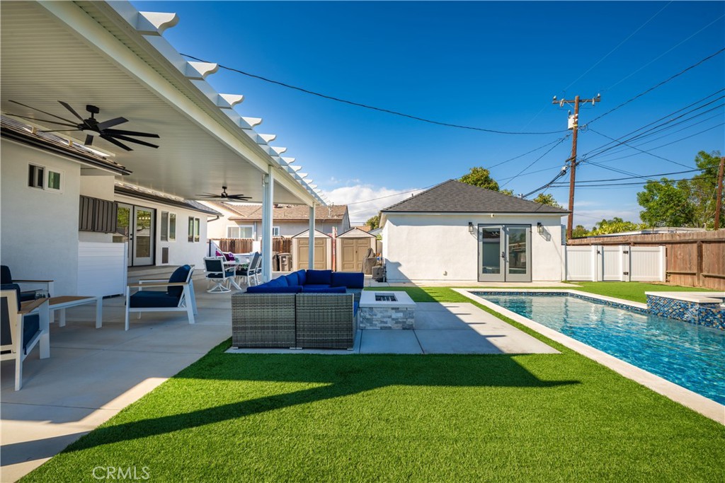 3246 N Marwick