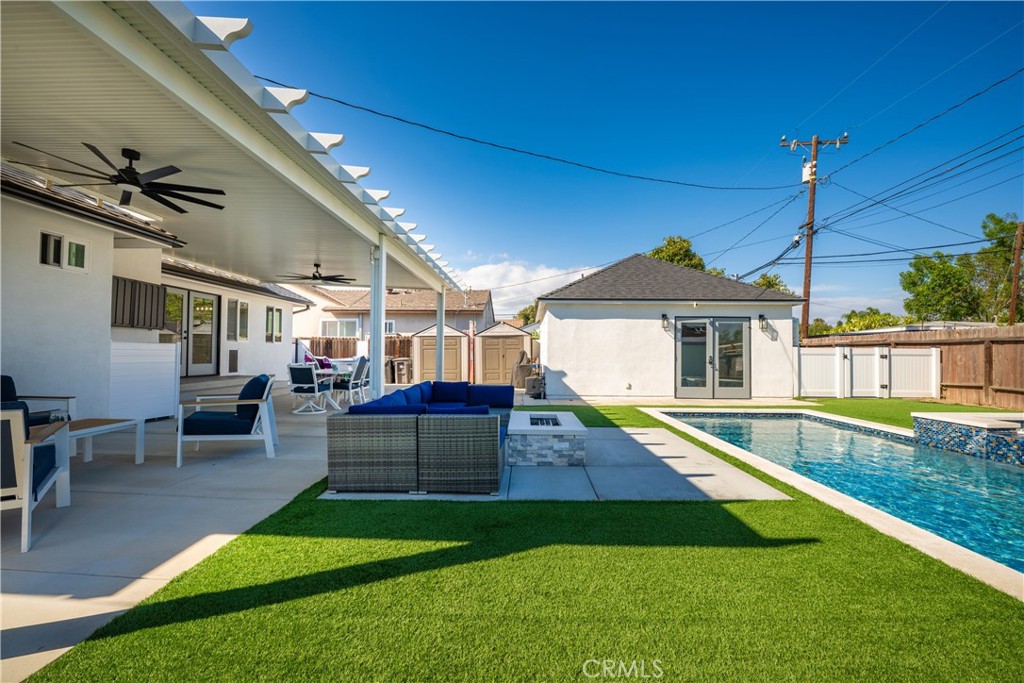 3246 N Marwick