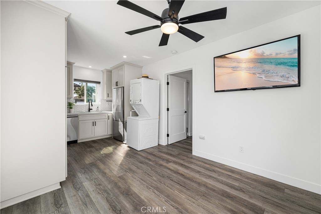 3246 N Marwick