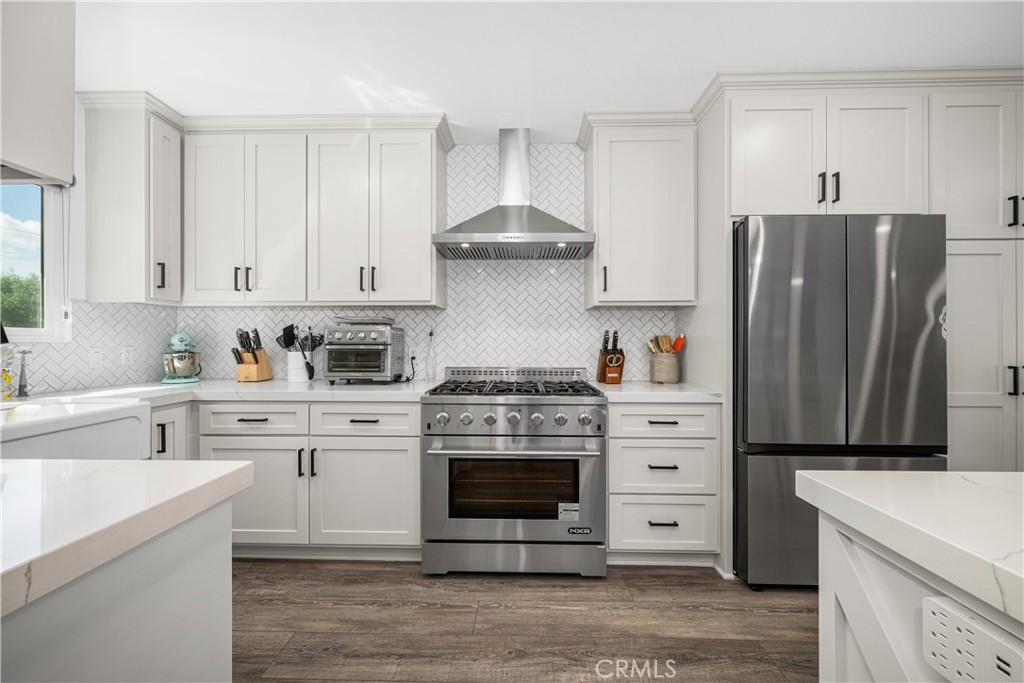 3246 N Marwick