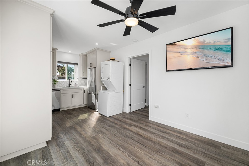 3246 N Marwick