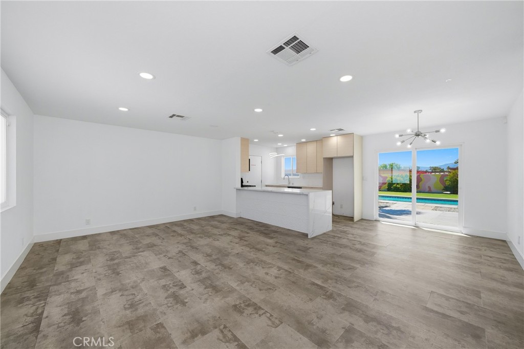 431 W Avenida Cerca