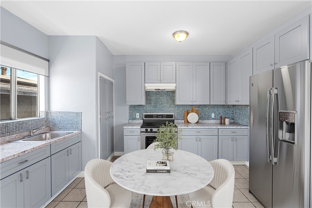 10406 Avalon Boulevard