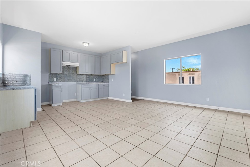 10406 Avalon Boulevard