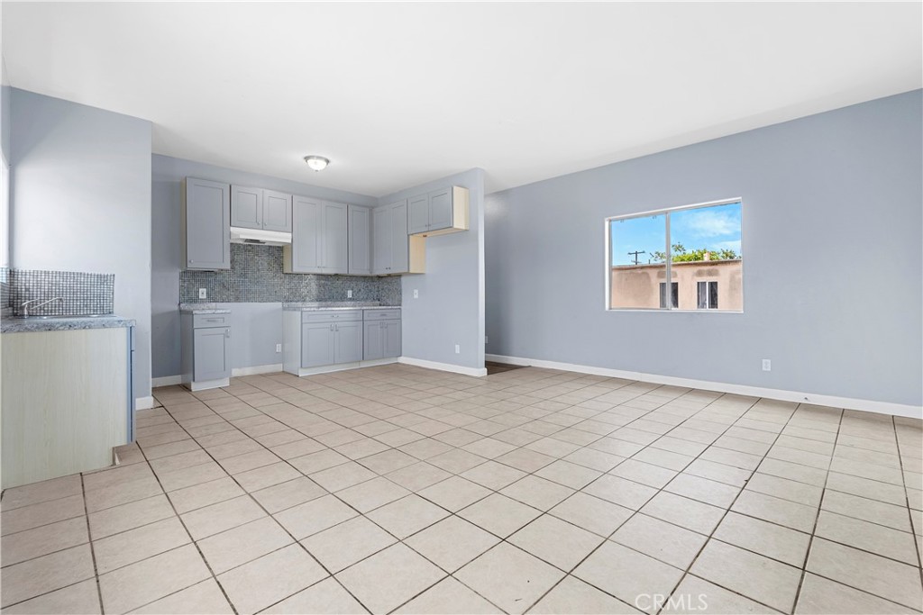 10406 Avalon Boulevard