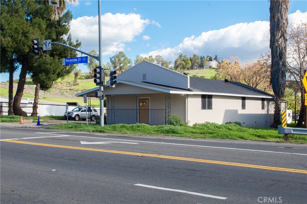 30830 Riverside