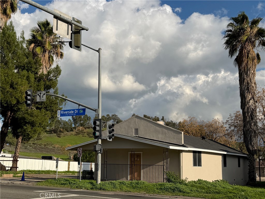 30830 Riverside