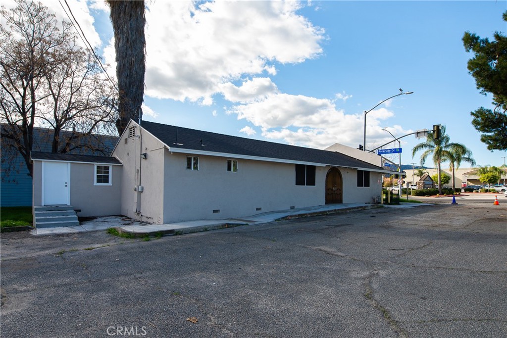 30830 Riverside