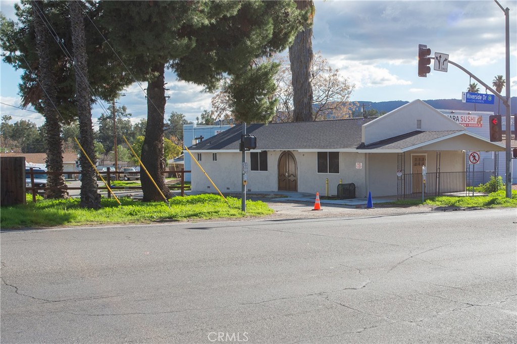 30830 Riverside