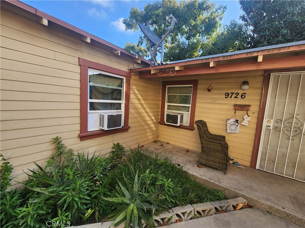 9724 Walnut