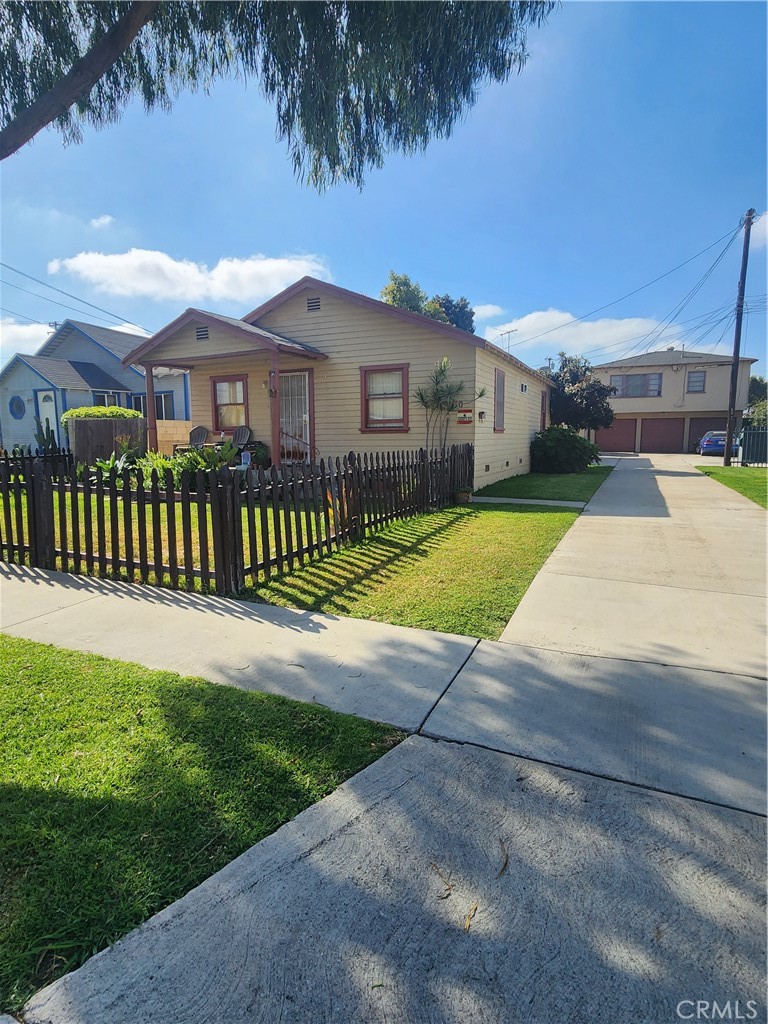 9724 Walnut