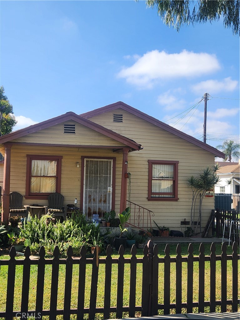 9724 Walnut