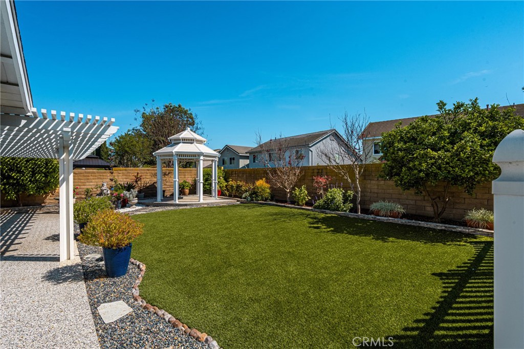 1218 E Chalynn Avenue