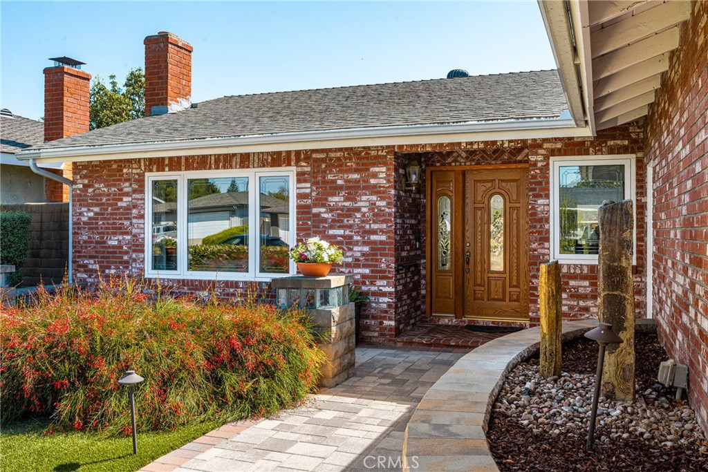 1218 E Chalynn Avenue