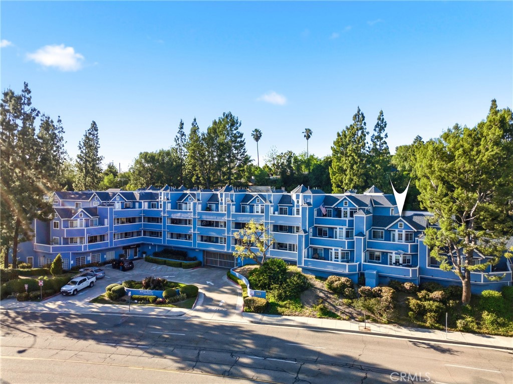 1501 Brea 50
