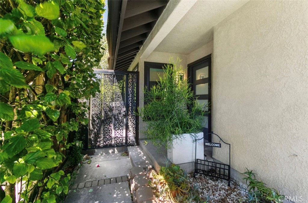 6250 E Quartz Lane