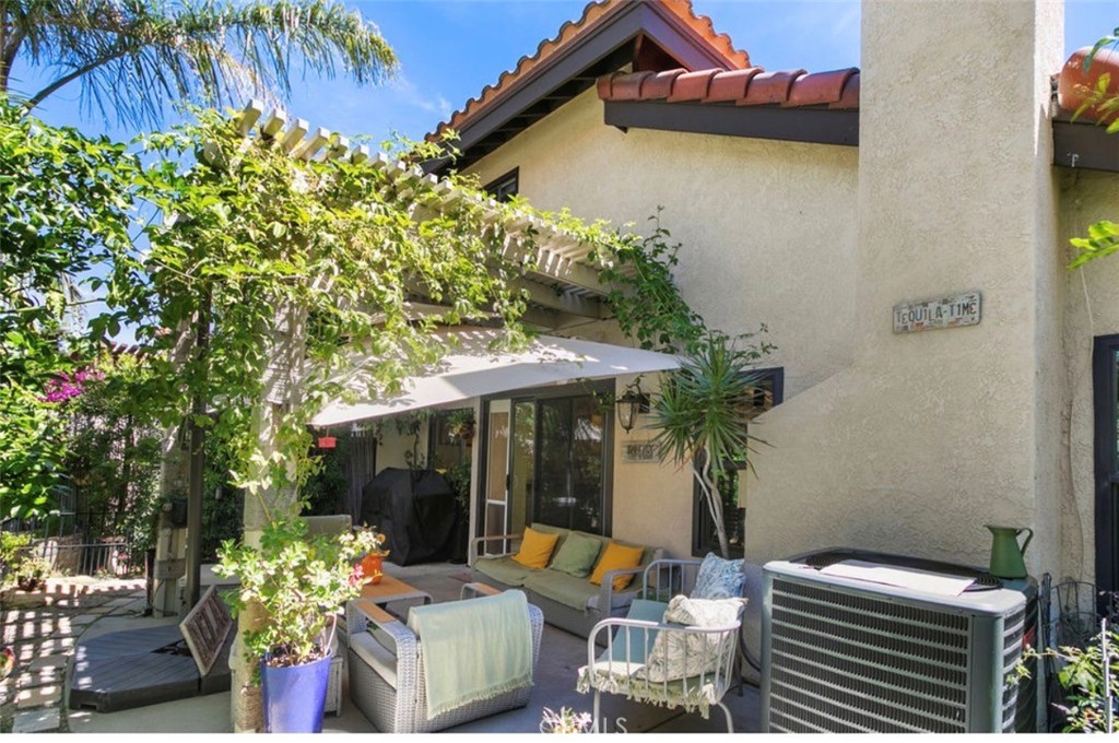 6250 E Quartz Lane