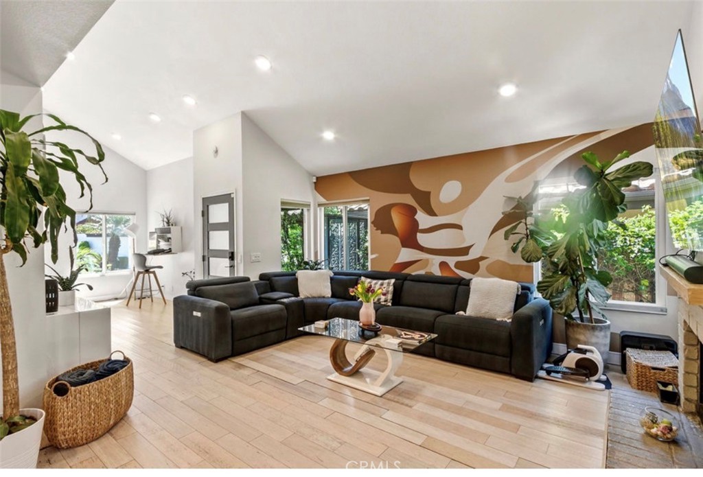 6250 E Quartz Lane