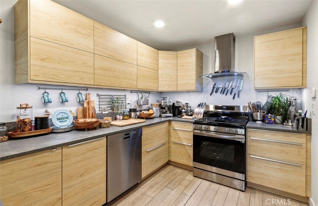 6250 E Quartz Lane