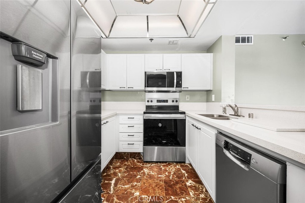 525 E Seaside Way 904