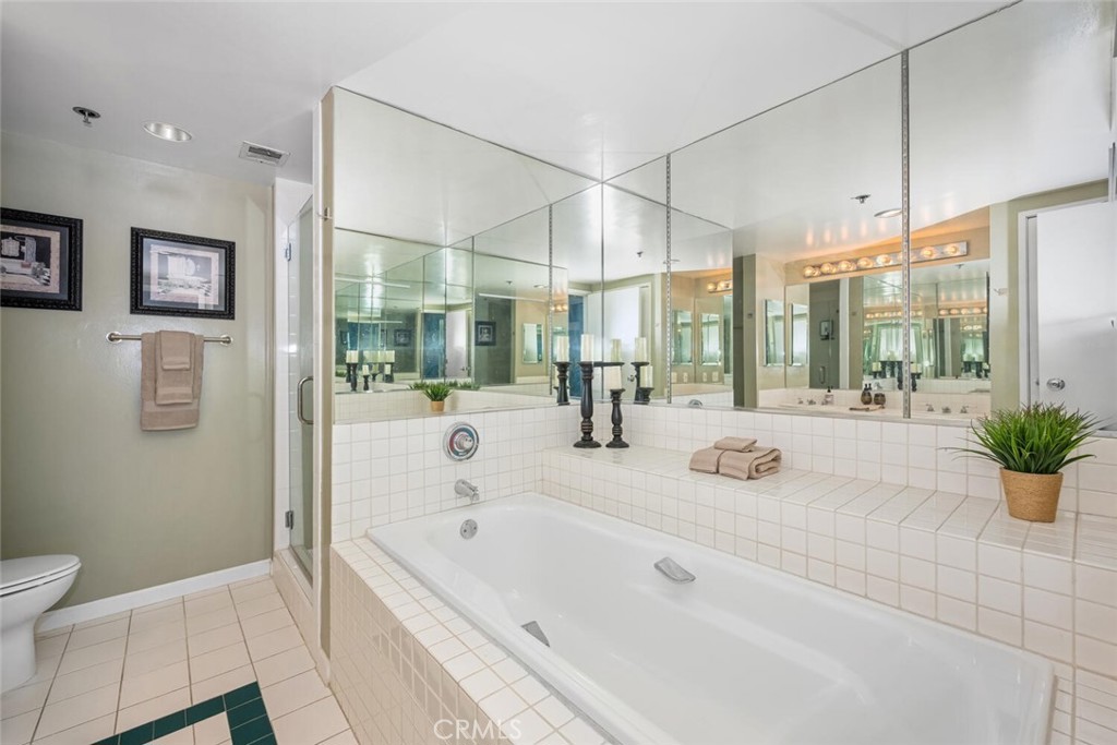525 E Seaside Way 904