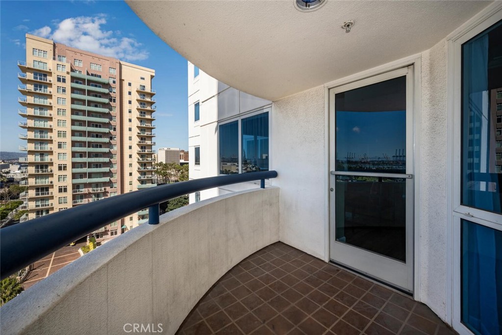 525 E Seaside Way 904