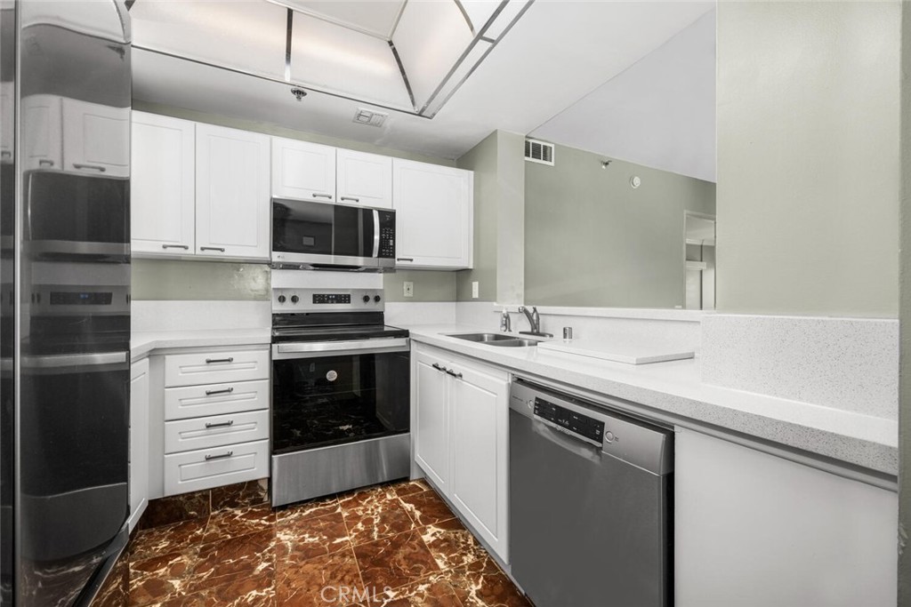 525 E Seaside Way 904