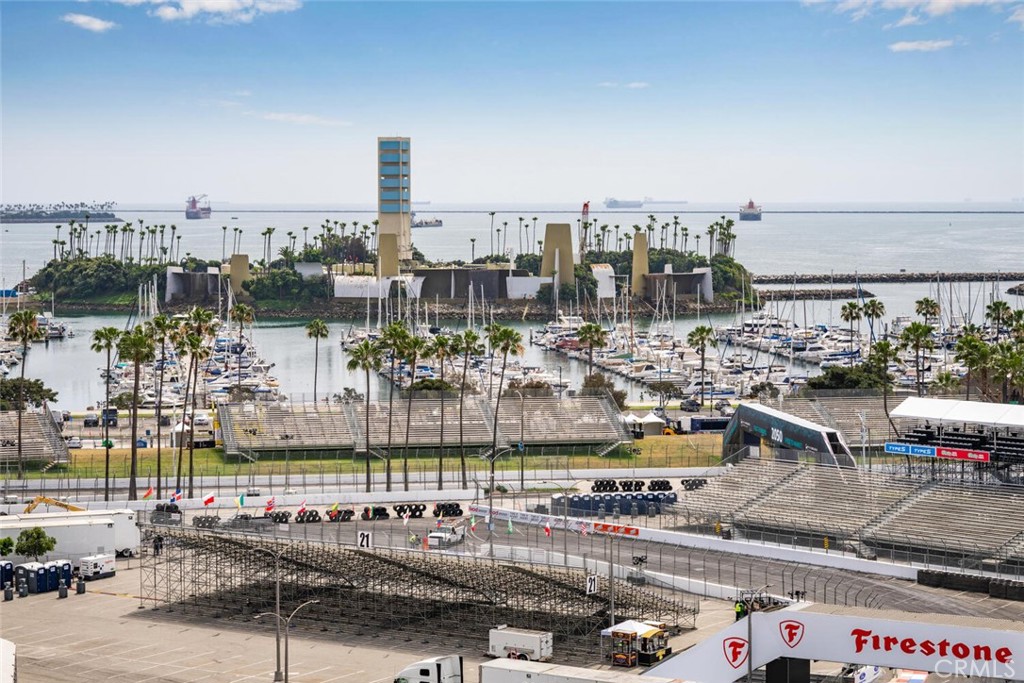 525 E Seaside Way 904