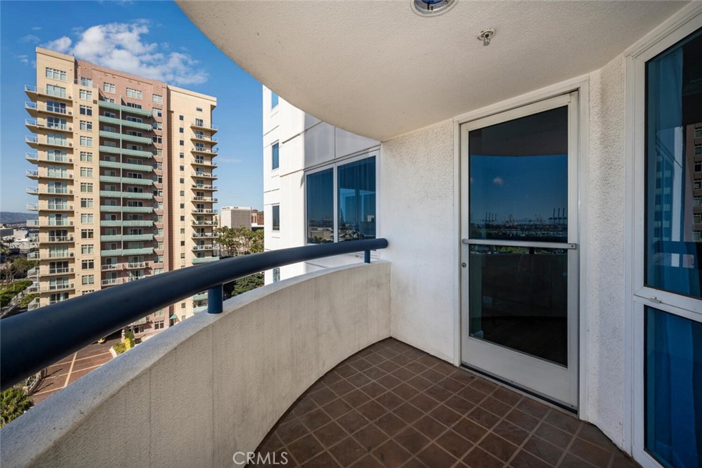 525 E Seaside Way 904
