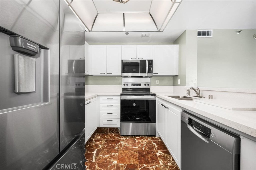 525 E Seaside Way 904