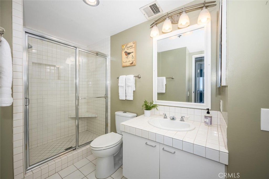 525 E Seaside Way 904