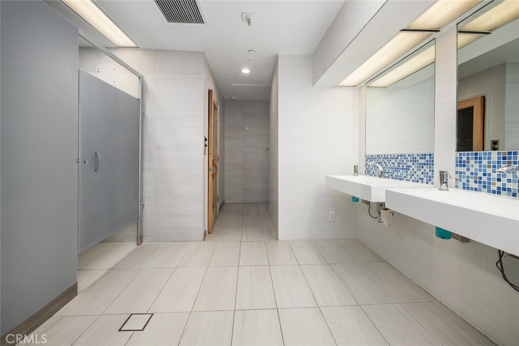 525 E Seaside Way 904