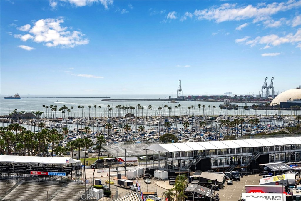 525 E Seaside Way 904