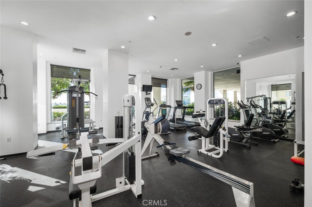 525 E Seaside Way 904