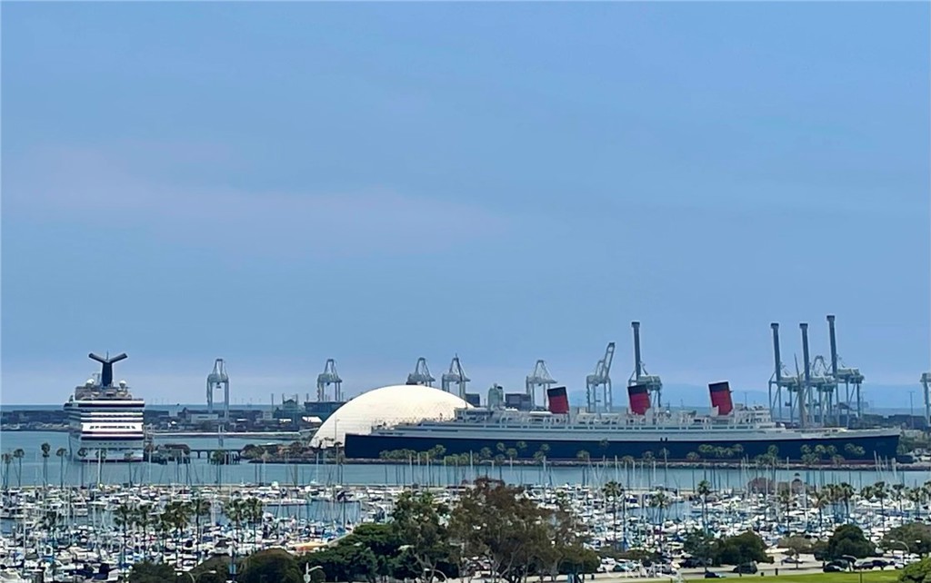 525 E Seaside Way 904