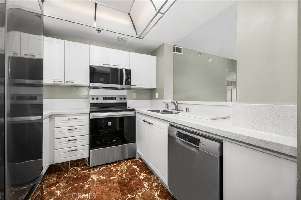 525 E Seaside Way 904