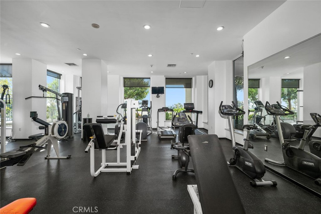 525 E Seaside Way 904