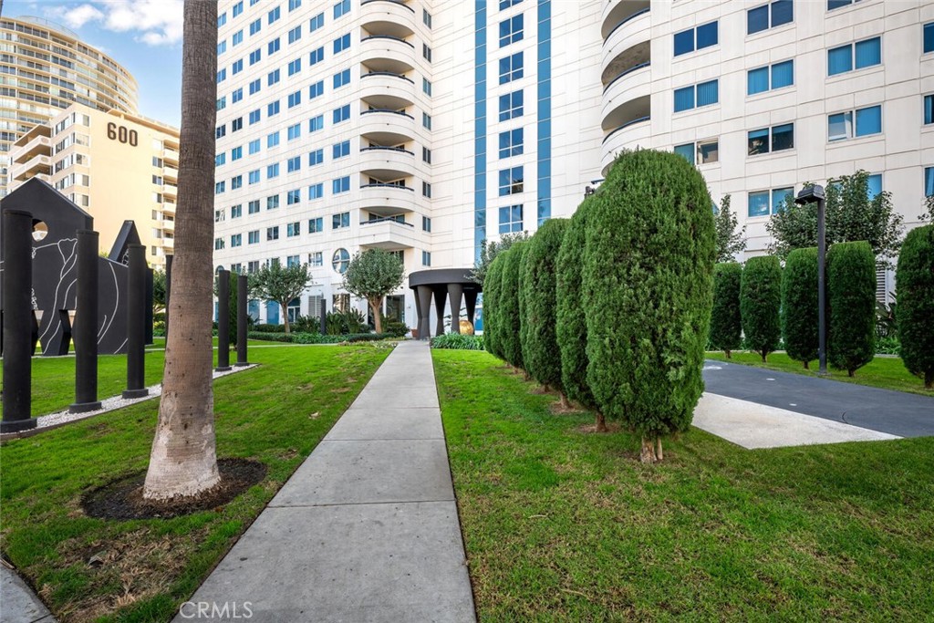 525 E Seaside Way 904