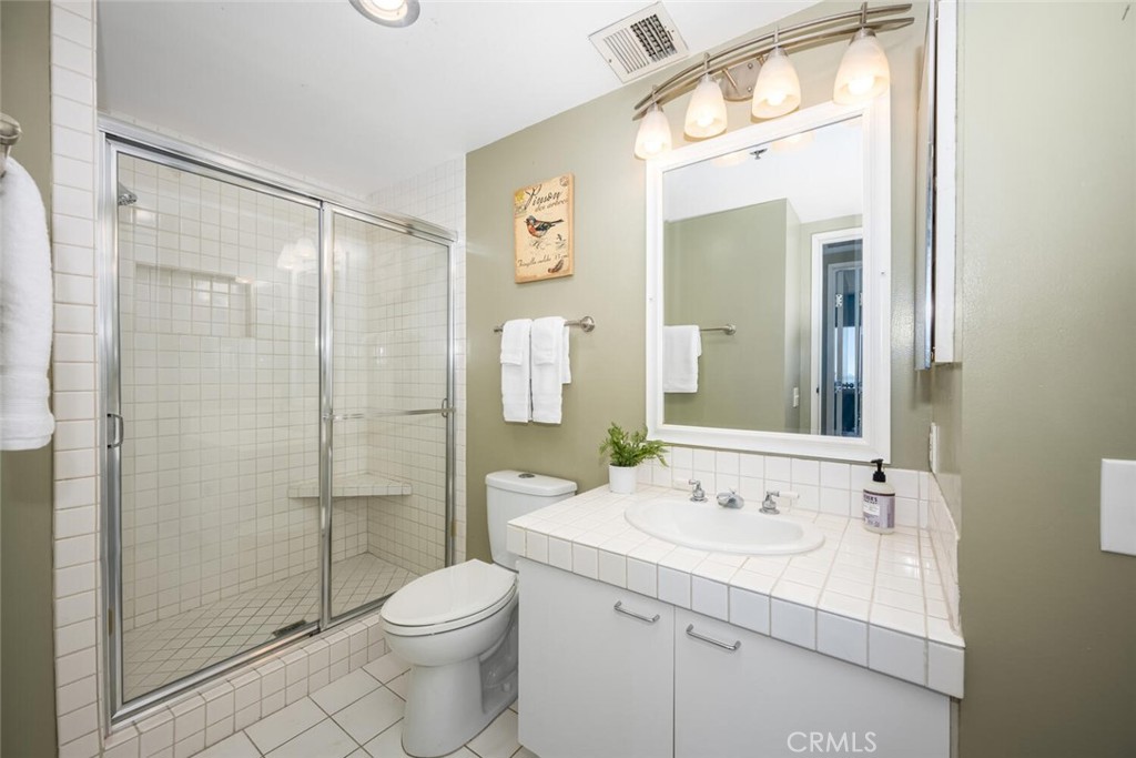 525 E Seaside Way 904