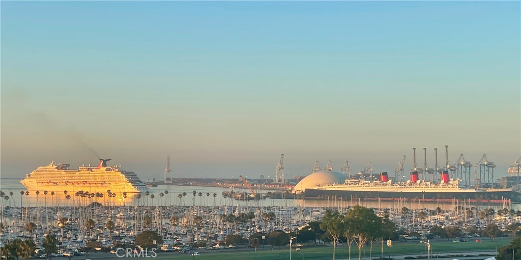 525 E Seaside Way 904