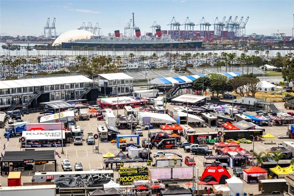 525 E Seaside Way 904