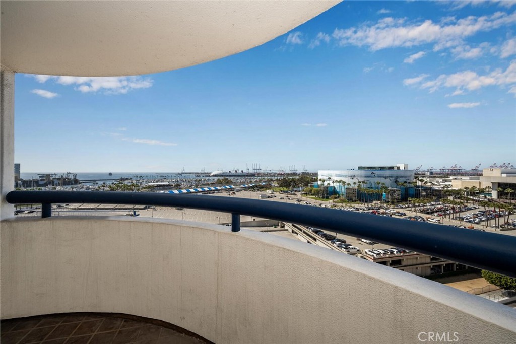 525 E Seaside Way 904
