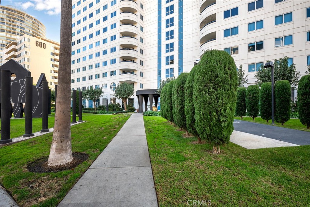 525 E Seaside Way 904