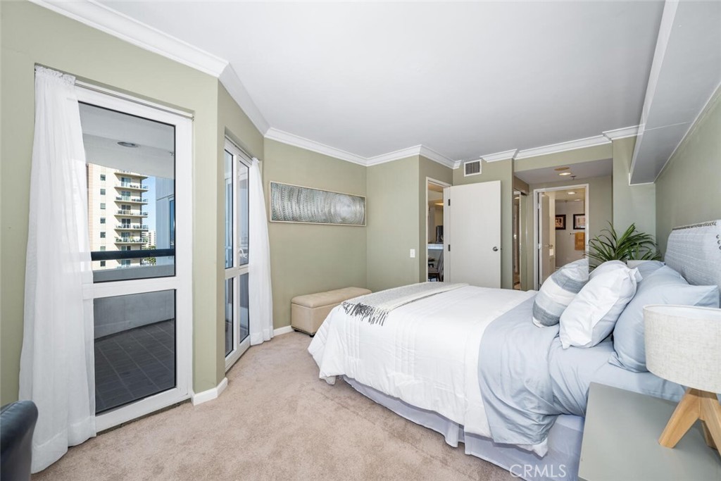 525 E Seaside Way 904