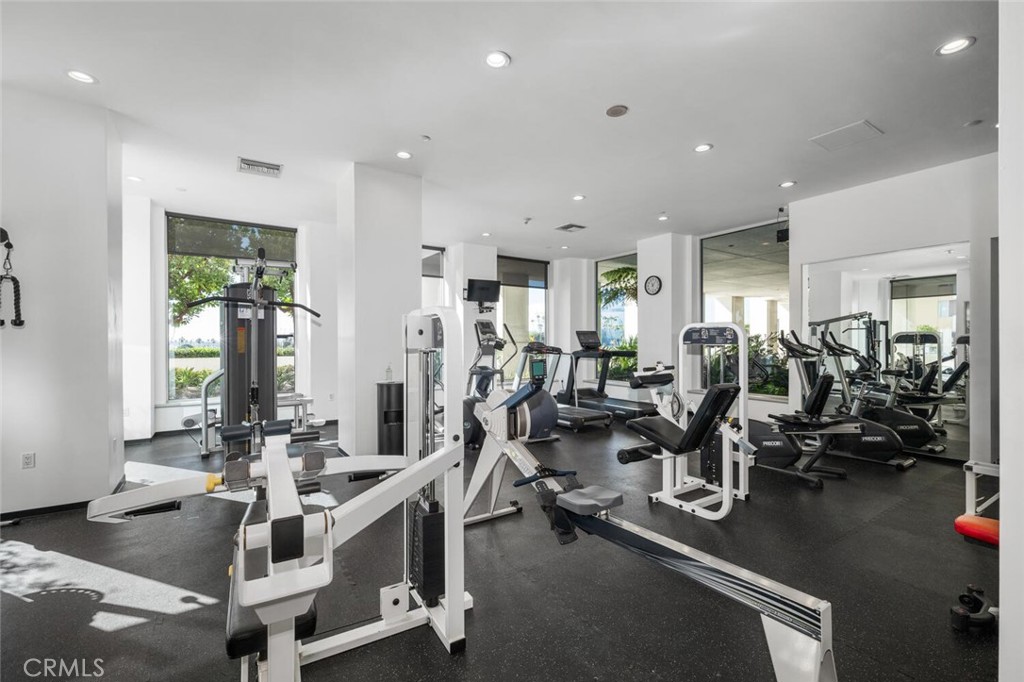 525 E Seaside Way 904